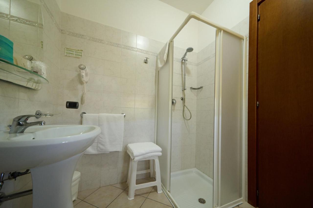 Albergo Shine Acqualagna Esterno foto