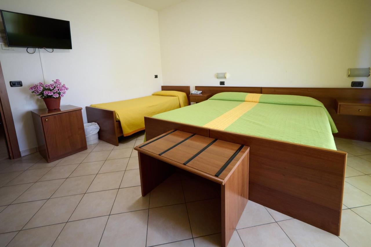 Albergo Shine Acqualagna Esterno foto